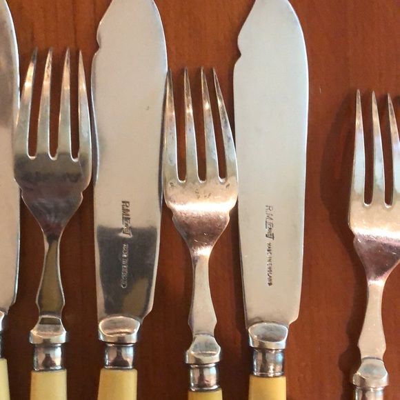 Vintage Antique 12 pc Silverplate Fish/Desert Set - Picture 6 of 8